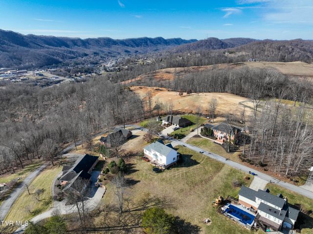 945 Moccasin Hills Drive, Gate City, VA 24251