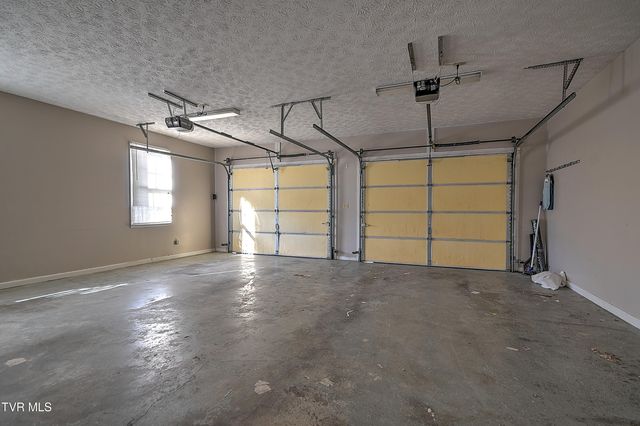 945 Moccasin Hills Drive, Gate City, VA 24251