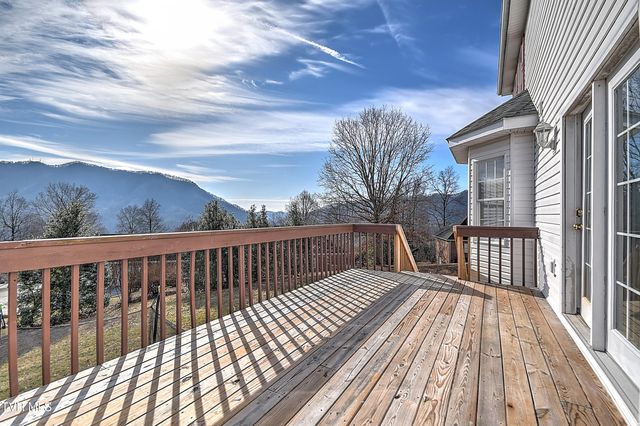945 Moccasin Hills Drive, Gate City, VA 24251