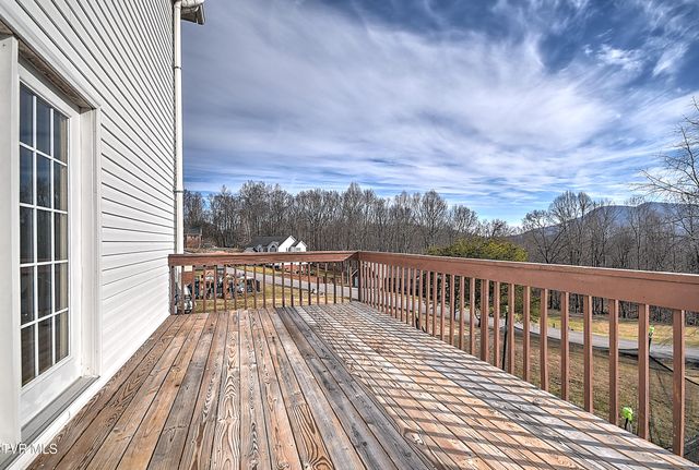 945 Moccasin Hills Drive, Gate City, VA 24251