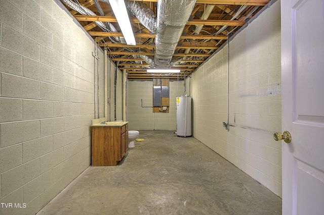 945 Moccasin Hills Drive, Gate City, VA 24251