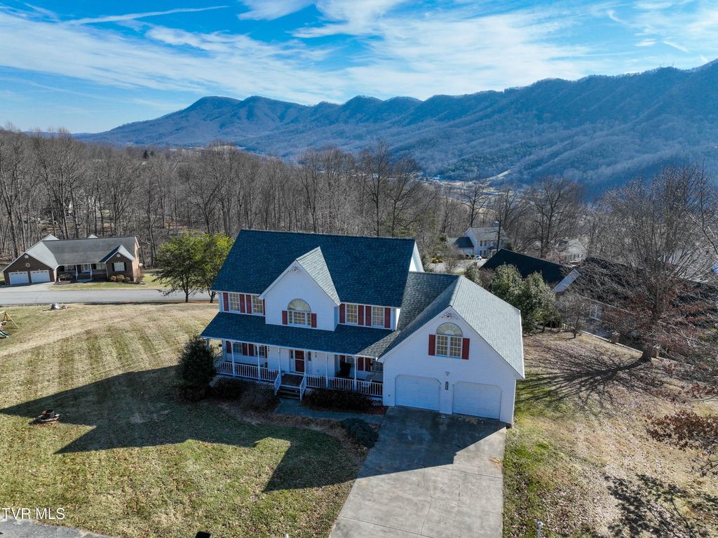 945 Moccasin Hills Drive, Gate City, VA 24251