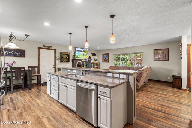 5903 N Davenport St, Dalton Gardens, ID 83815