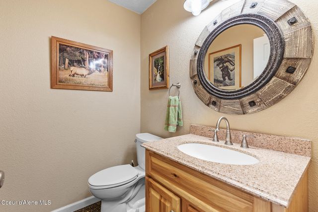 5903 N Davenport St, Dalton Gardens, ID 83815