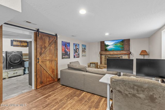 5903 N Davenport St, Dalton Gardens, ID 83815