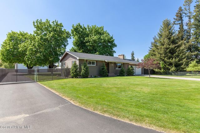5903 N Davenport St, Dalton Gardens, ID 83815