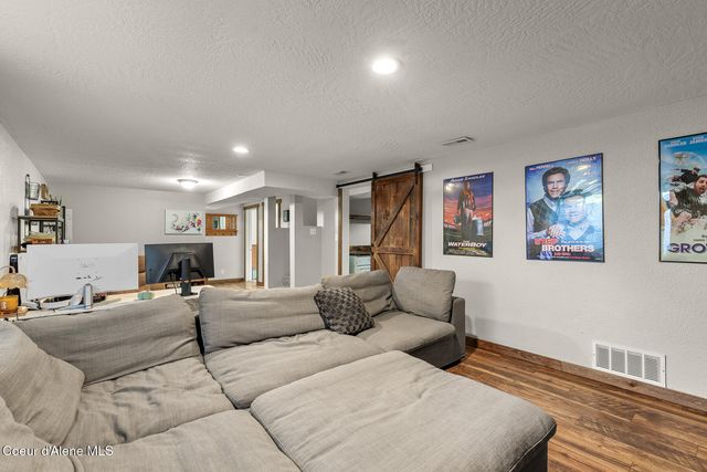 5903 N Davenport St, Dalton Gardens, ID 83815