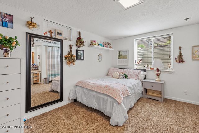 5903 N Davenport St, Dalton Gardens, ID 83815