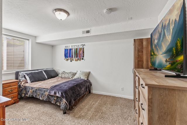 5903 N Davenport St, Dalton Gardens, ID 83815