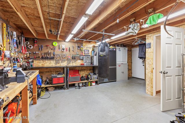 5903 N Davenport St, Dalton Gardens, ID 83815
