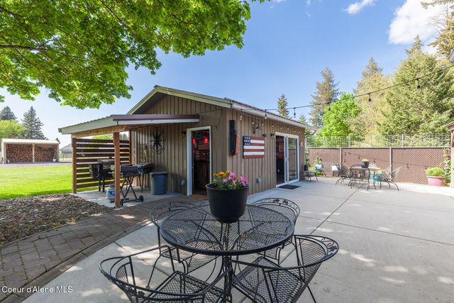 5903 N Davenport St, Dalton Gardens, ID 83815