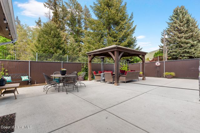 5903 N Davenport St, Dalton Gardens, ID 83815