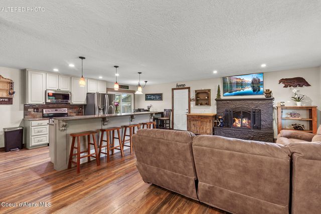 5903 N Davenport St, Dalton Gardens, ID 83815