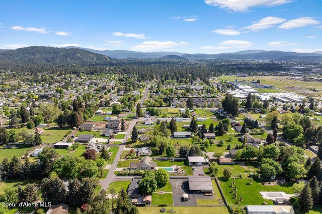 5903 N Davenport St, Dalton Gardens, ID 83815