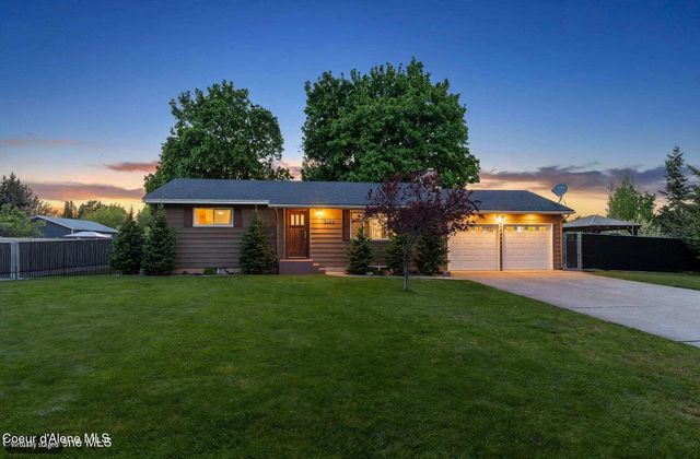 5903 N Davenport St, Dalton Gardens, ID 83815