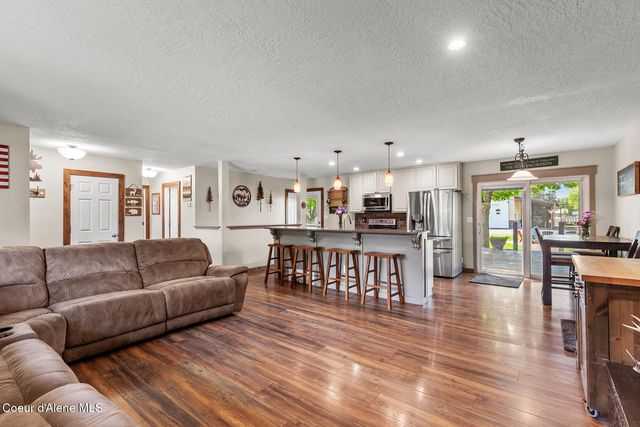 5903 N Davenport St, Dalton Gardens, ID 83815