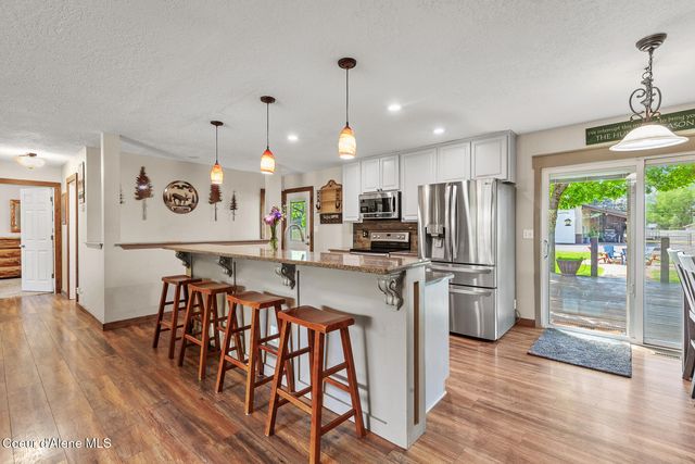 5903 N Davenport St, Dalton Gardens, ID 83815