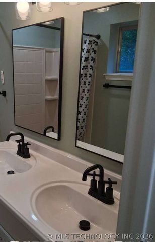 17039 S 161st East Avenue, Bixby, OK 74008