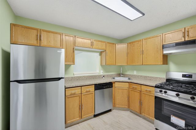 97 Jonathan Drive, Mahopac, NY 10541