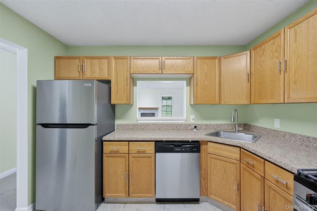 97 Jonathan Drive, Mahopac, NY 10541