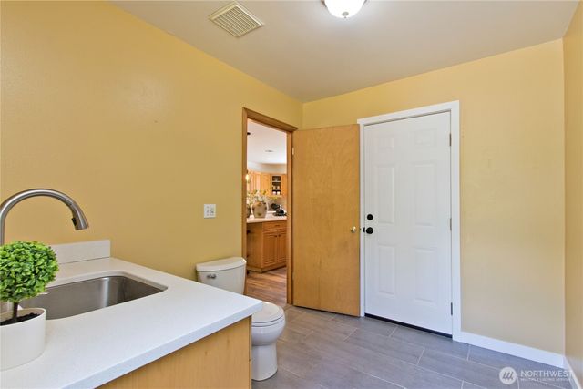 24608 SE 387th Street, Enumclaw, WA 98022