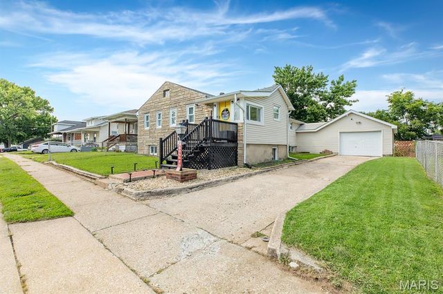 324 Rohm Place, Roxana, IL 62084