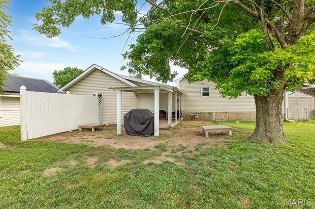 324 Rohm Place, Roxana, IL 62084