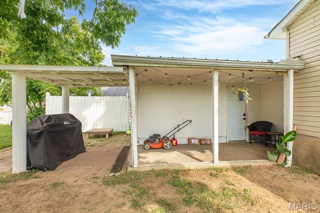 324 Rohm Place, Roxana, IL 62084