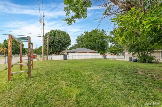 324 Rohm Place, Roxana, IL 62084
