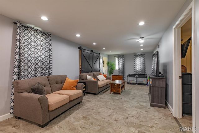 324 Rohm Place, Roxana, IL 62084