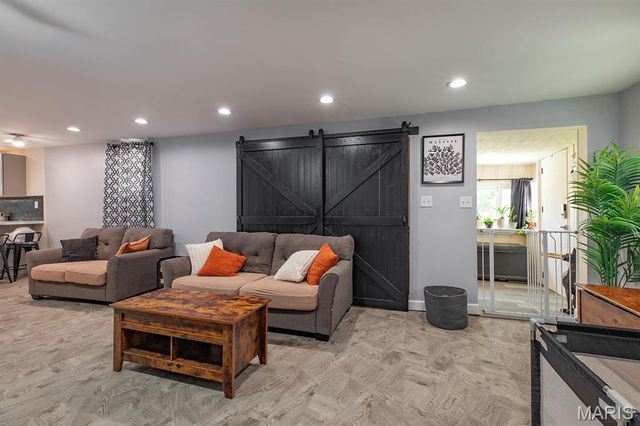 324 Rohm Place, Roxana, IL 62084