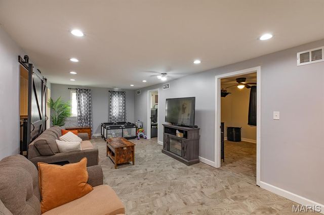 324 Rohm Place, Roxana, IL 62084