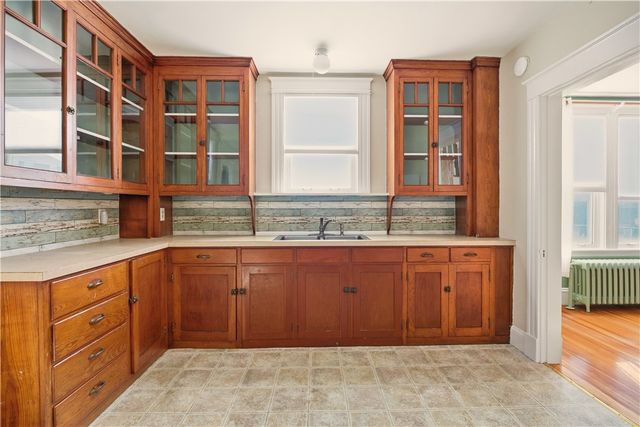7 Warner Place, Newport, RI 02840