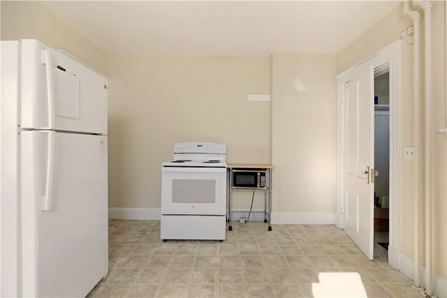 7 Warner Place, Newport, RI 02840