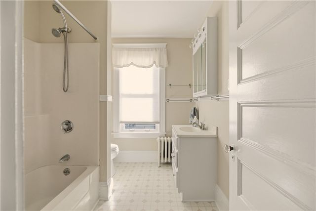 7 Warner Place, Newport, RI 02840