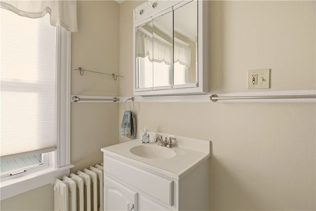 7 Warner Place, Newport, RI 02840