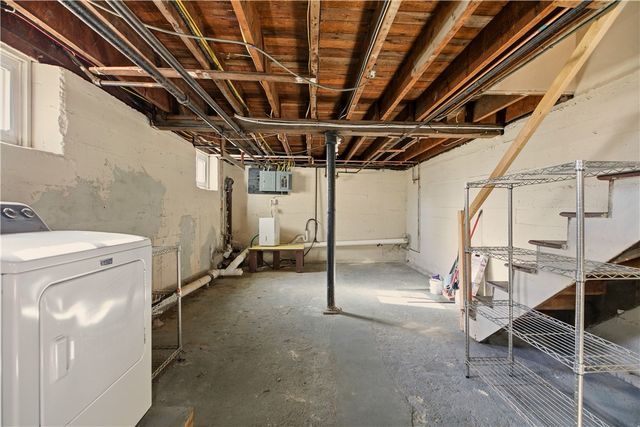 7 Warner Place, Newport, RI 02840