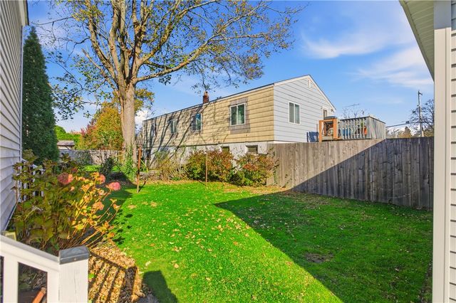 7 Warner Place, Newport, RI 02840