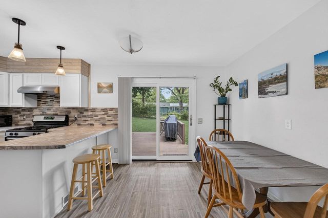 1221 Debra Lane, Madison, WI 53704