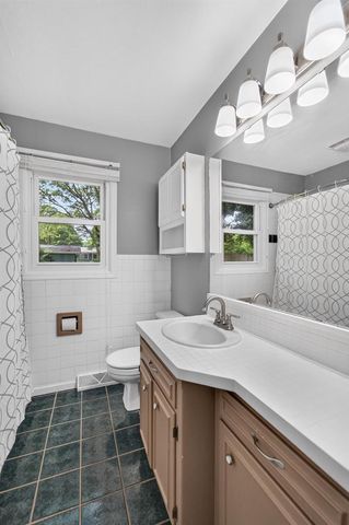 1221 Debra Lane, Madison, WI 53704