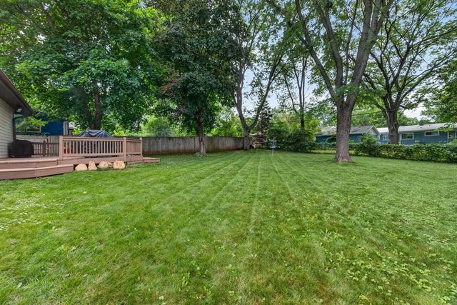 1221 Debra Lane, Madison, WI 53704