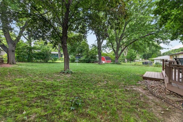 1221 Debra Lane, Madison, WI 53704