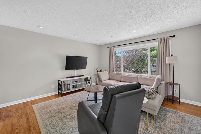 1221 Debra Lane, Madison, WI 53704