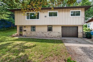 1221 Debra Lane, Madison, WI 53704