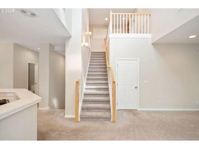 2541 Nw MARSDEN Pl, Portland, OR 97229