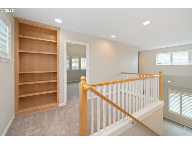 2541 Nw MARSDEN Pl, Portland, OR 97229