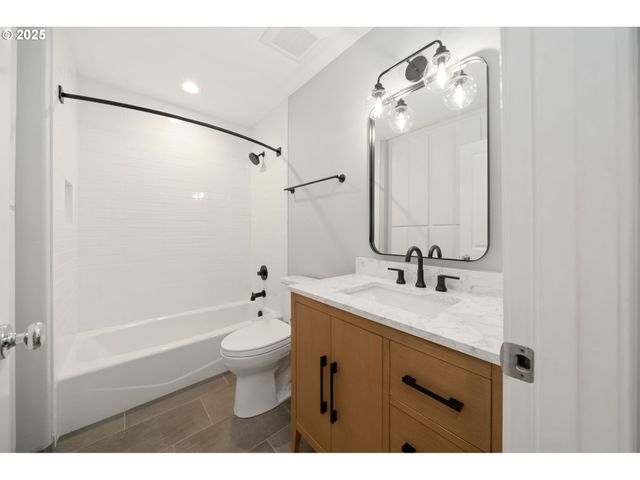 2541 Nw MARSDEN Pl, Portland, OR 97229