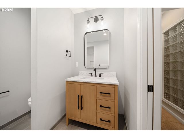 2541 Nw MARSDEN Pl, Portland, OR 97229