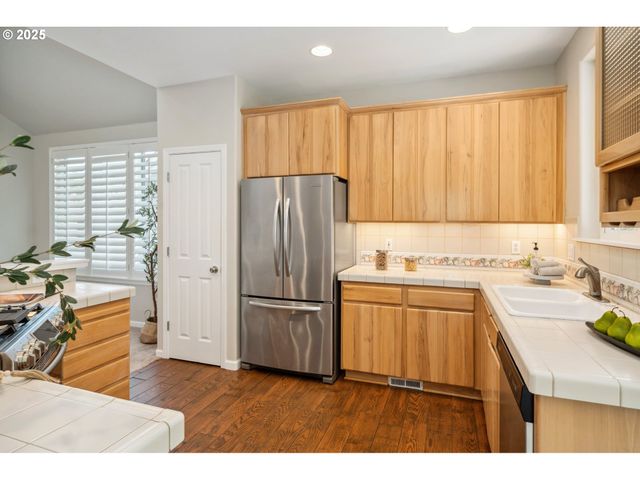 2541 Nw MARSDEN Pl, Portland, OR 97229