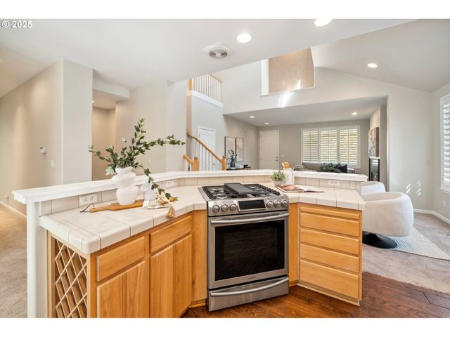 2541 Nw MARSDEN Pl, Portland, OR 97229